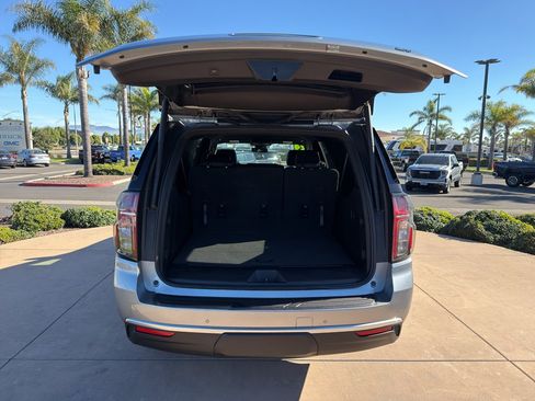 Used 2024 Chevrolet Suburban LT image 7