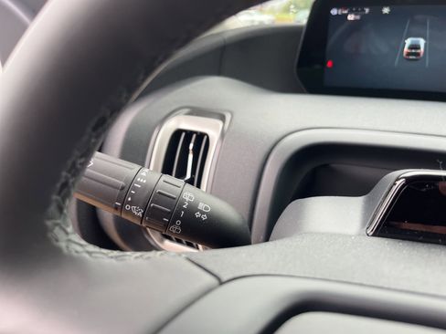 New 2025 Ford Expedition Active image 7