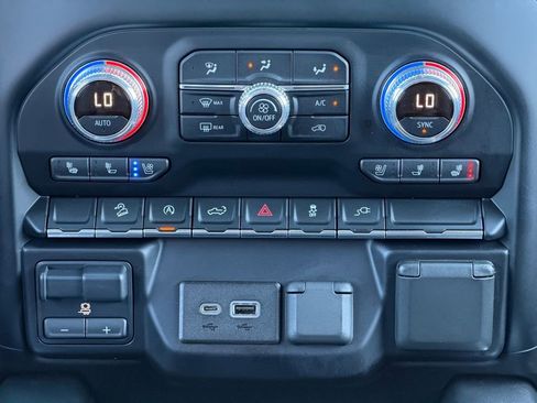 Used 2019 GMC Sierra 1500 SLT w/ SLT Premium Package AWD/4WD image 12