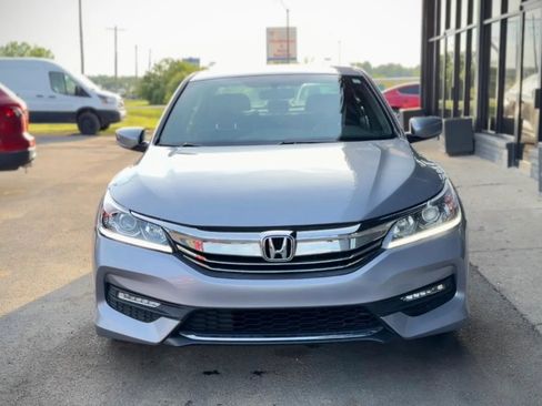 Used 2017 Honda Accord Sport image 6