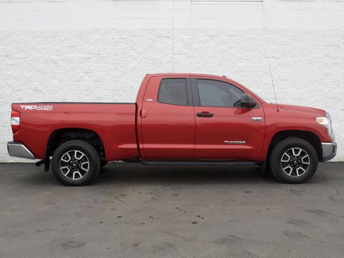 Used 2017 Toyota Tundra SR5 w/ TRD Off Road Package image 5