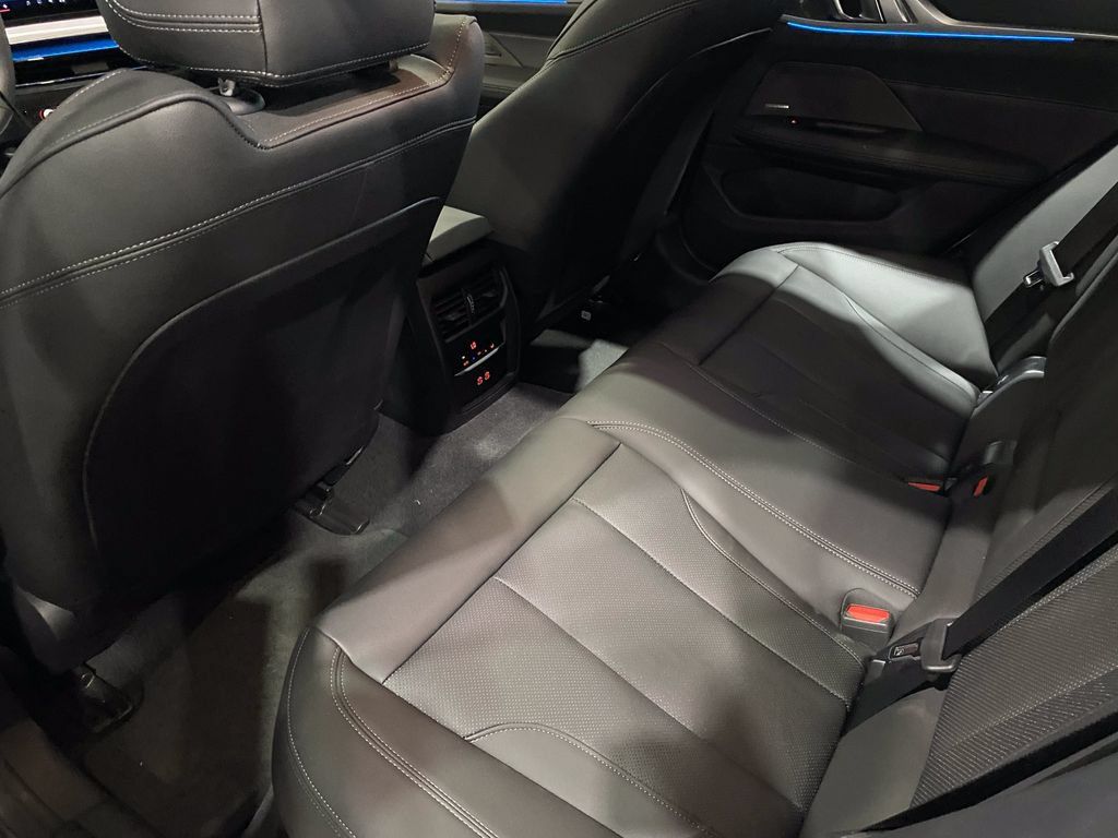 Used 2025 BMW i4 xDrive40i AWD/4WD image 5