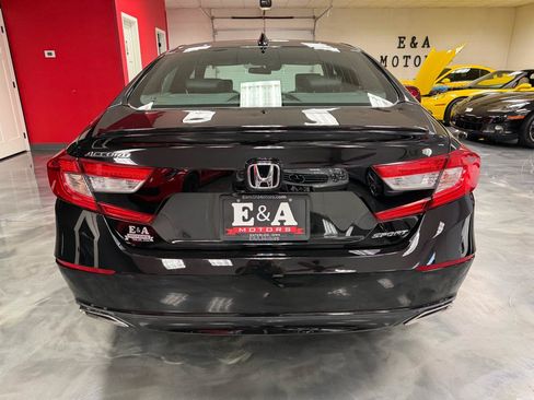Used 2018 Honda Accord Sport image 8