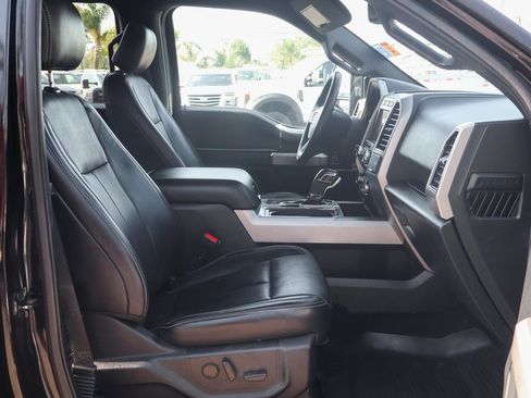 Used 2020 Ford F150 Lariat image 31