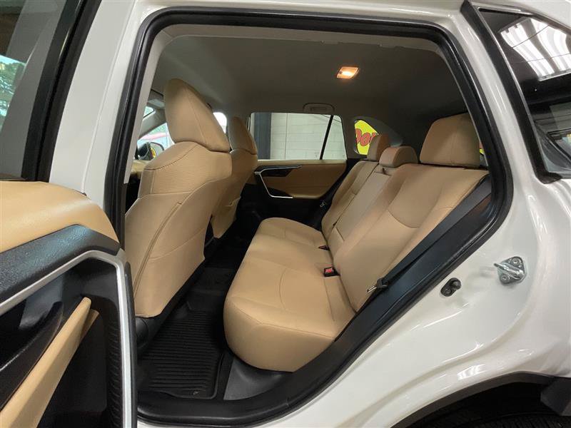 Used 2021 Toyota RAV4 LE FWD image 20