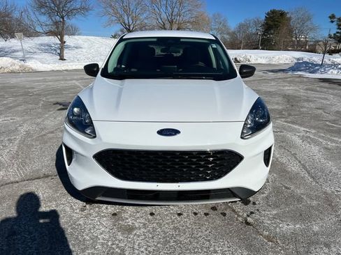 Certified 2022 Ford Escape SE w/ Convenience Package image 3