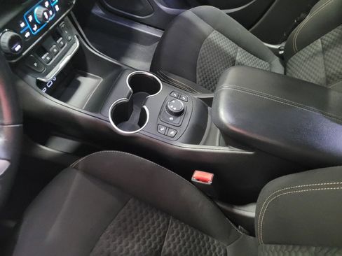 Used 2018 GMC Terrain SLE w/ Driver Convenience Package image 26