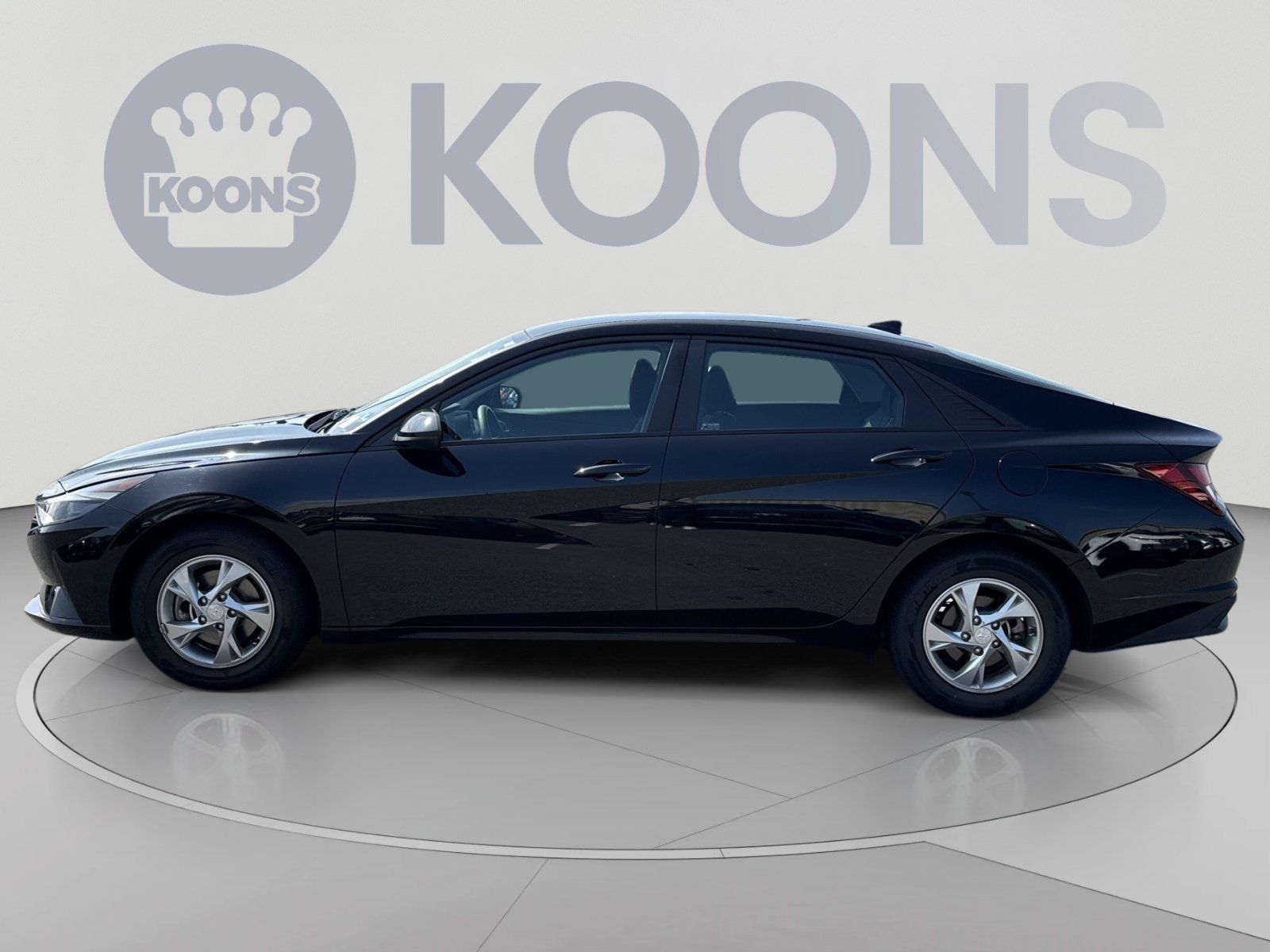 Certified 2023 Hyundai Elantra SE FWD image 2
