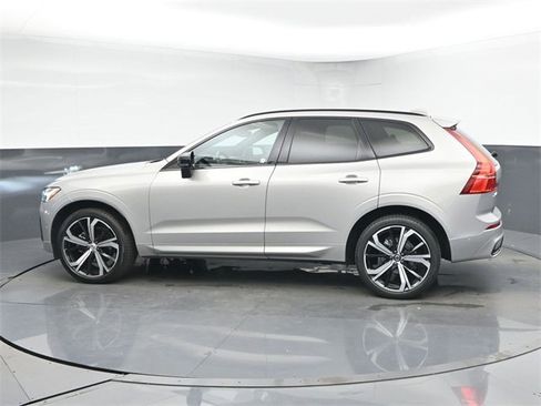 Used 2023 Volvo XC60 B5 Ultimate w/ Climate Package image 5