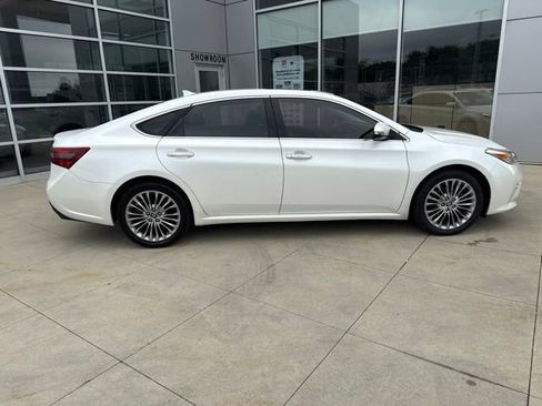 Used 2016 Toyota Avalon Limited w/ Toyota Safety Sense Package FWD image 8