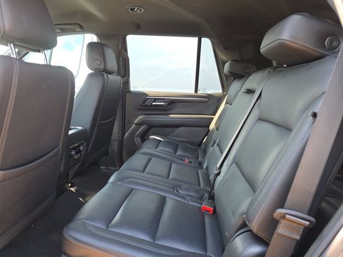 Used 2025 Chevrolet Tahoe LS RWD image 14