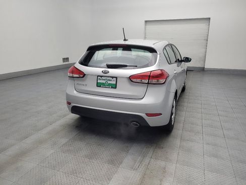 Used 2017 Kia Forte LX image 9