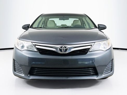 Used 2012 Toyota Camry LE image 2
