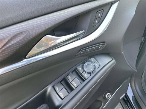 Used 2023 Buick Enclave Avenir image 14