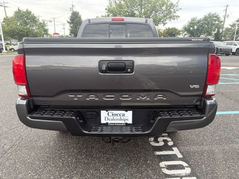 Used 2016 Toyota Tacoma TRD Sport w/ Towing Package AWD/4WD image 7