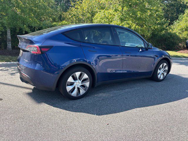 Used 2024 Tesla Model Y Long Range AWD/4WD image 2