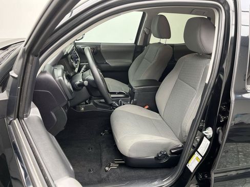Used 2022 Toyota Tacoma SR AWD/4WD image 8