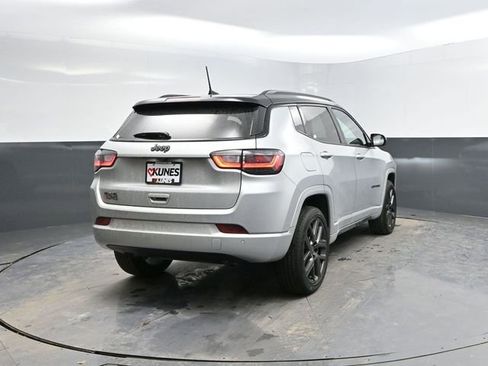 Used 2024 Jeep Compass Limited w/ High Altitude Package image 9