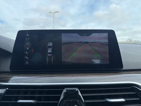 Used 2019 BMW 530i xDrive w/ Convenience Package image 46