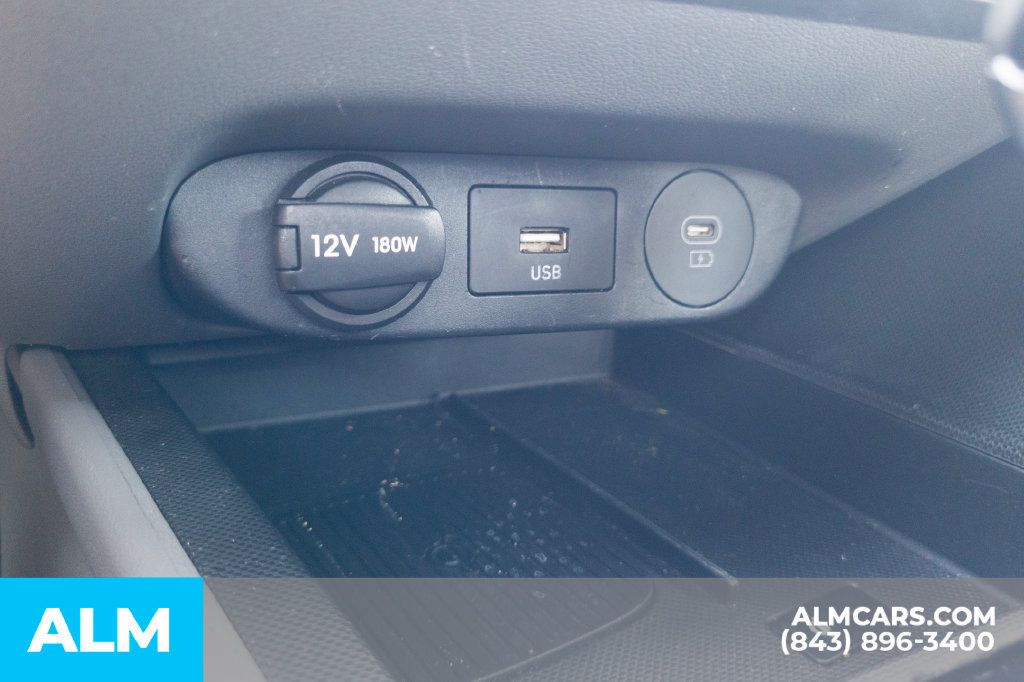 Certified 2025 Hyundai Elantra SEL FWD image 29