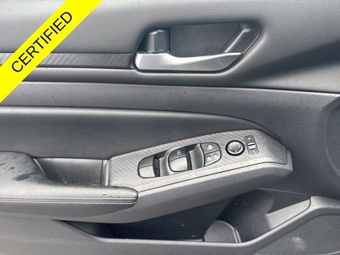 Used 2024 Nissan Altima 2.5 SV AWD/4WD image 10