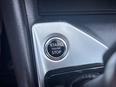 Used 2025 Nissan Altima 2.5 SV FWD image 23