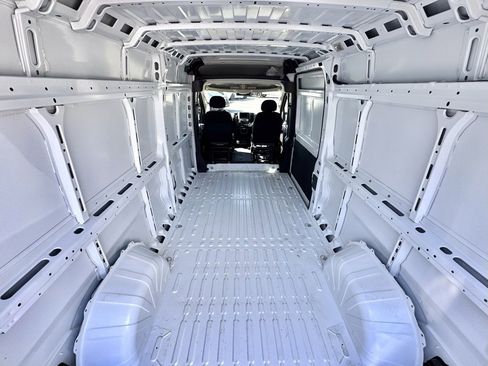 Used 2025 RAM ProMaster 2500 w/ Storage Group image 8