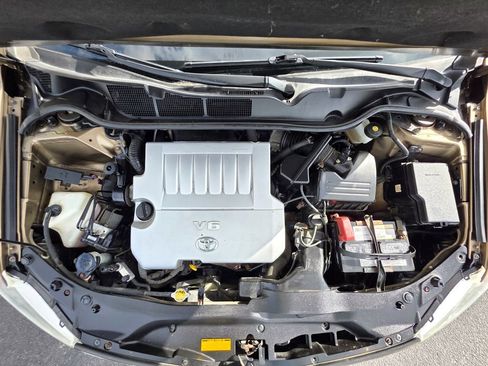 Used 2012 Toyota Venza XLE image 22