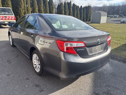 Used 2012 Toyota Camry image 6