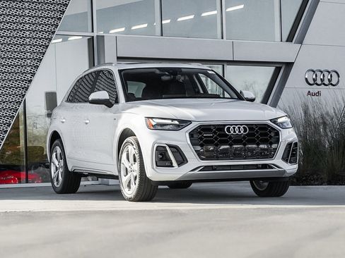 Certified 2025 Audi Q5 2.0T Premium Plus w/ Premium Plus Package image 1