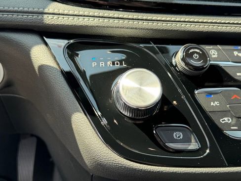 New 2026 Chrysler Pacifica Select FWD image 22