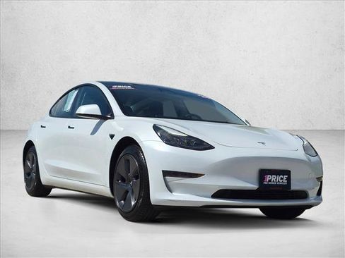 Used 2023 Tesla Model 3 Standard Range RWD image 3