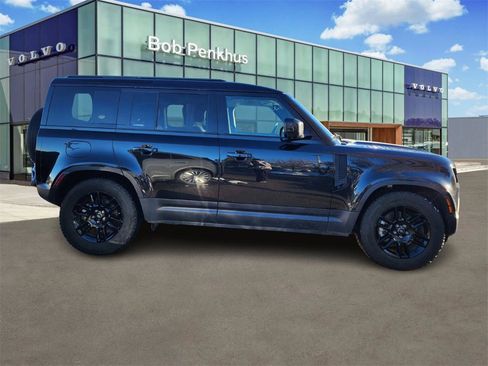 Used 2024 Land Rover Defender 110 S image 27
