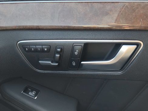 Used 2012 Mercedes-Benz E 350 4MATIC Sedan image 26
