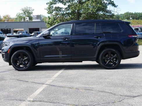 Used 2024 Jeep Grand Cherokee L Limited w/ Black Appearance Package image 3