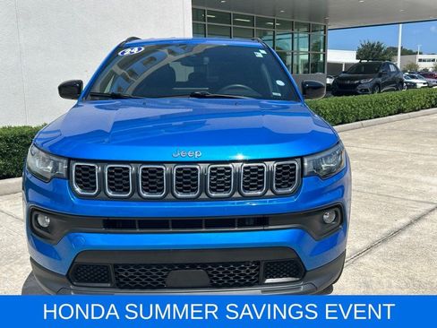 Used 2024 Jeep Compass Latitude AWD/4WD image 2