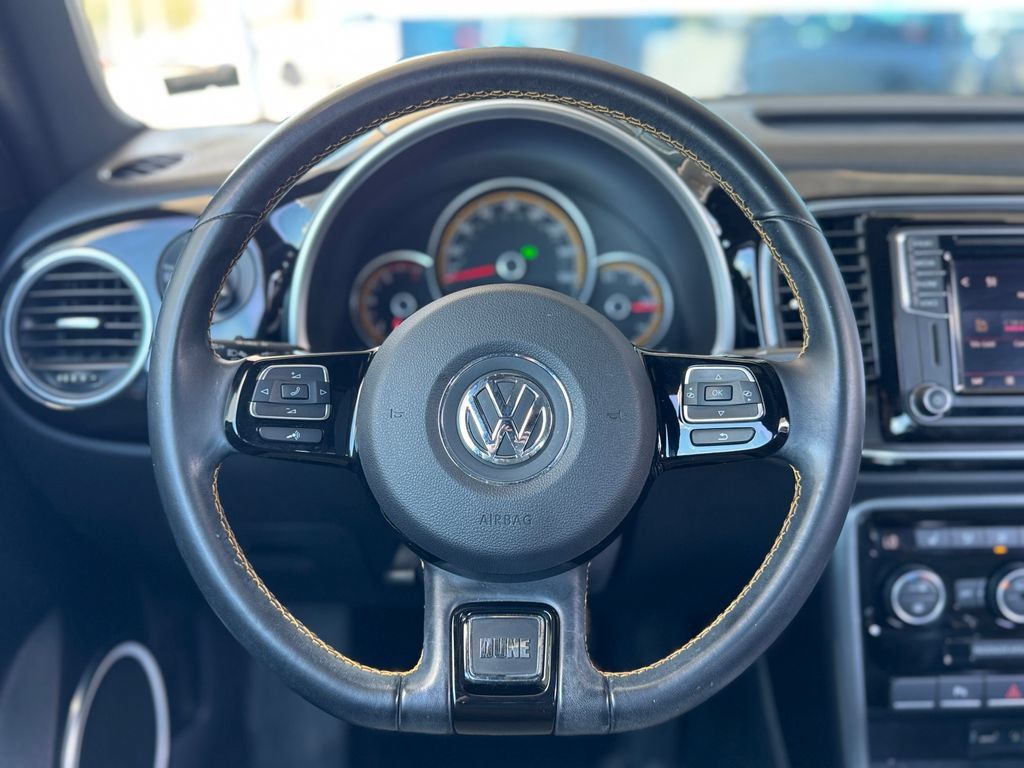 Used 2018 Volkswagen Beetle 2.0T Dune FWD image 14