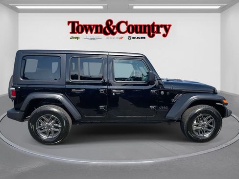 Used 2024 Jeep Wrangler Unlimited Sport AWD/4WD image 5