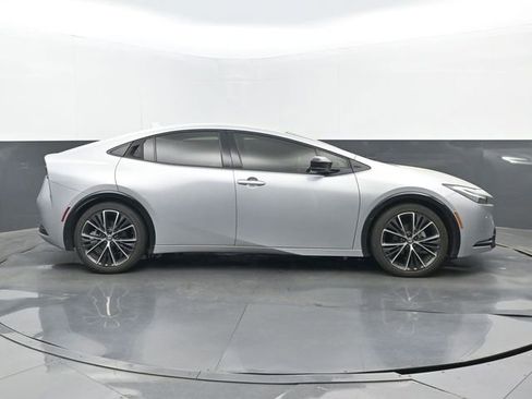 Used 2024 Toyota Prius XLE image 2