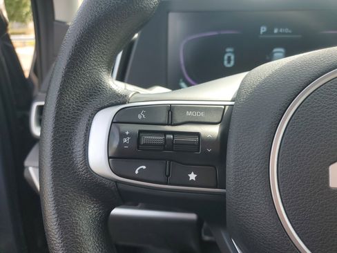 Used 2025 Kia Sportage LX FWD image 15