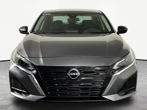 Certified 2024 Nissan Altima 2.5 SV FWD image 2