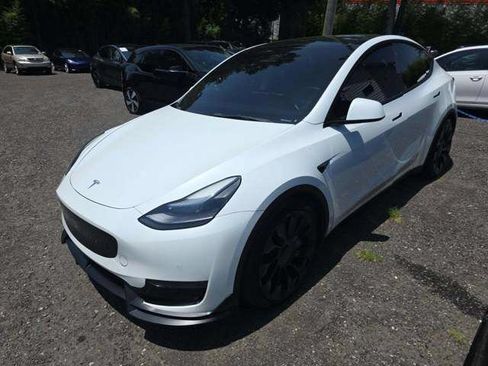 Used 2022 Tesla Model Y Performance AWD/4WD image 1