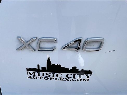 Used 2023 Volvo XC40 B5 Plus AWD/4WD image 26