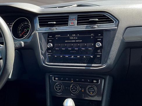 Used 2021 Volkswagen Tiguan SE image 7