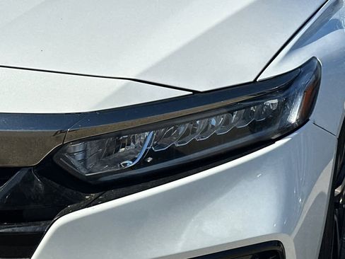 Used 2019 Honda Accord Sport image 11