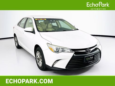 Used 2015 Toyota Camry XLE image 1
