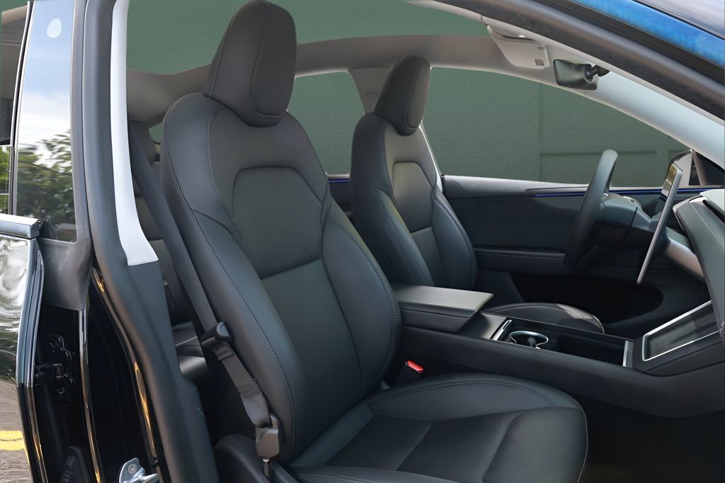 Used 2026 Tesla Model Y Long Range RWD image 27