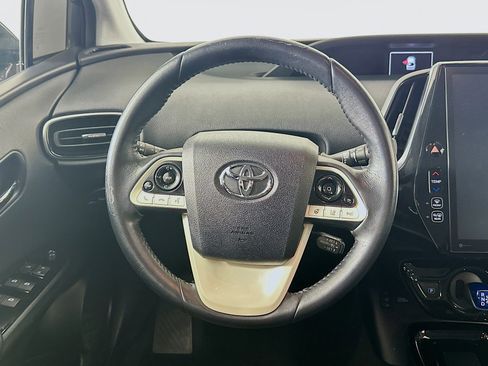 Used 2017 Toyota Prius Prime Advanced image 18