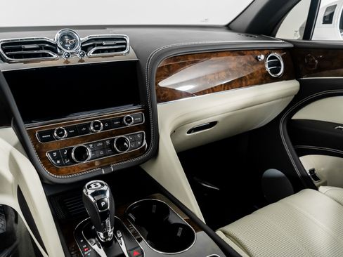 Used 2023 Bentley Bentayga Extended Wheelbase image 37