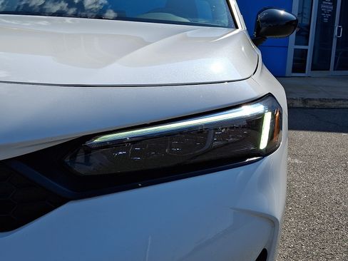 Used 2025 Honda Civic Sport image 9